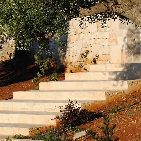 Trullo Cono Dorato * Ostuni