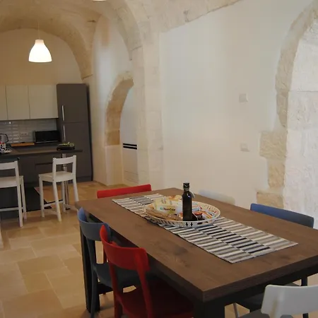 Trullo Cono Dorato Nyaraló *