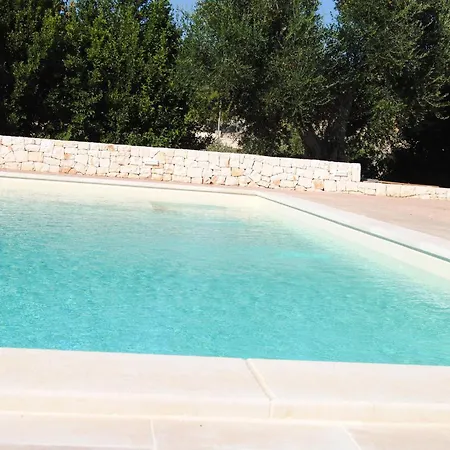 Trullo Cono Dorato Nyaraló
