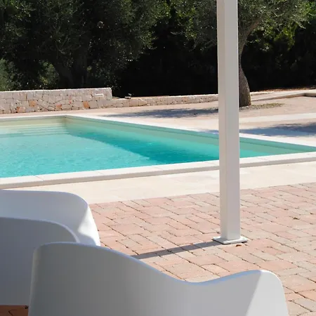 Trullo Cono Dorato بيت للعطل *
